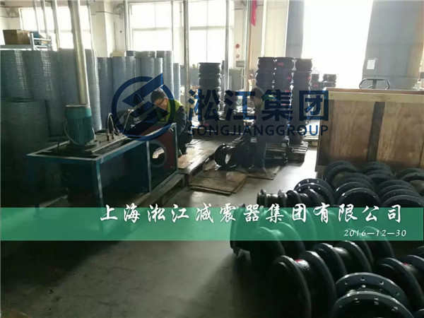 江苏常州客户定做的上海淞江6公斤橡胶软接头组装发货中